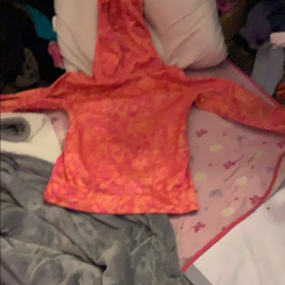 Hoddie - Picture 2 of 3